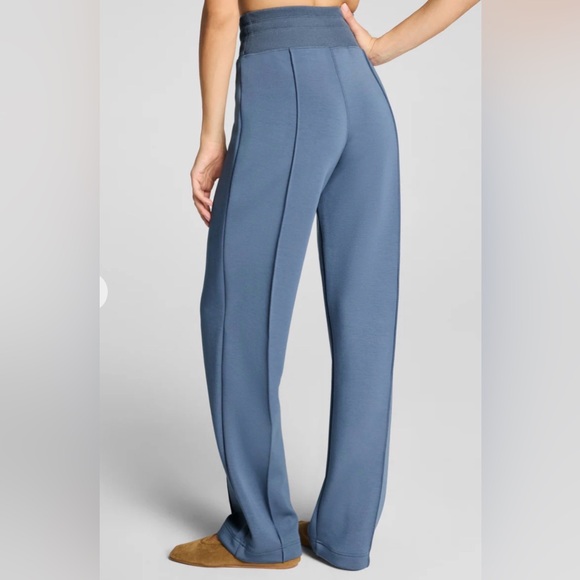 SPANX Women's Airessentials luxe Turtleneck and Straight Leg Pants Set in Rain - Picture 8 of 14